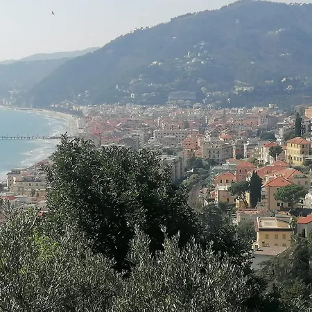 Con Terrazza E Vista Panoramica * Алассио