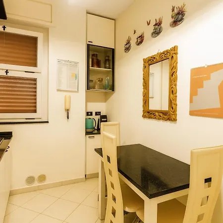 Con Terrazza E Vista Panoramica Алассио