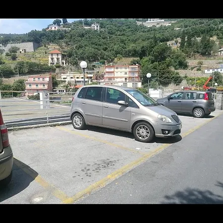 Con Terrazza E Vista Panoramica Алассио